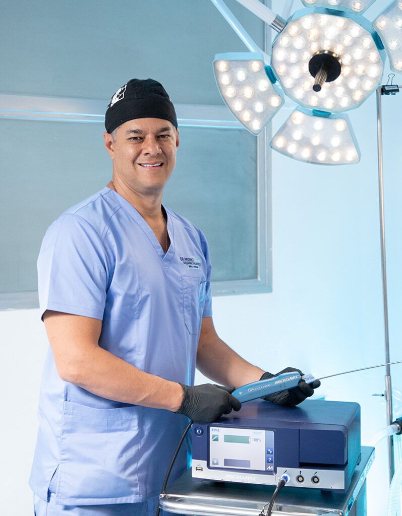 dr pedro duenas cirujano plastico reconstructivo estetico miami orlando panama chile puerto rico cali 797x1024 1